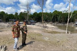 Satpol PP Bangka awasi aliran sungai cegah tambang timah ilegal