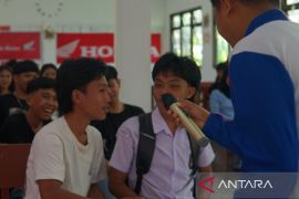 PT DAW edukasi keselamatan berkendara kepada siswa SMK Pusomaen