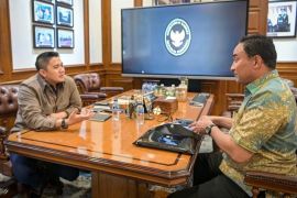 Seskab Teddy dan Kepala BNN diskusi peredaran gelap narkoba
