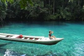 Kaltim merawat warisan geologi air dua rasa danau Labuan Cermin