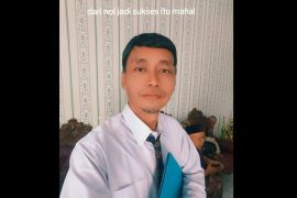 Pemeran 'Saep' bos copet Preman Pensiun meninggal di RS Cibabat