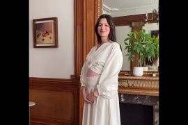 Anne Hathaway: Film yang menampilkan kematian anjing seharusnya otomatis berperingkat R