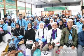 Jamaah haji Kloter 12 Debarkasi Banjarmasin tiba di tanah air