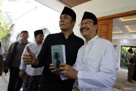 Peluncuran buku oleh Menteri Sosial