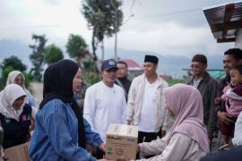 Pemkab Solok salurkan bantuan untuk korban kebakaran di Lembah Gumanti