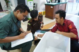 Kejati Kalteng limpahkan enam berkas perkara korupsi penjualan zirkon