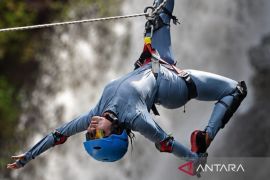 Menantang Adrenalin di bawah Air Terjun Tapanuli Selatan, Wisata Canyoneering mulai diminati