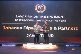 Kantor Hukum Johanes Dipa Widjaja raih predikat Elite One