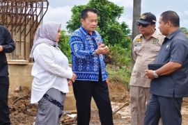 DPRD Tanah Bumbu tinjau perkembangan pembangunan jembatan di Satui
