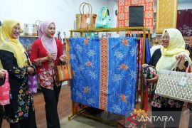 Dekranasda Jakut tebar diskon hingga 80 persen untuk HUT Jakarta
