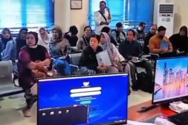 Dukcapil Mataram melayani ratusan warga aktivitas IKD guna dukung SPMB