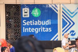 KPK tegaskan penamaan tiga halte Transjakarta tidak dipungut biaya