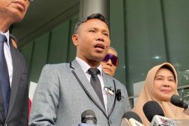 Kuasa hukum Roy Suryo sebut pelimpahan berkas tahap 2 tak otomatis berujung penahanan