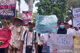 Ribuan massa di NTB aksi damai mendukung kelanjutan MBG