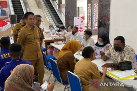 Wamendagri sebut layanan kesehatan gratis massal permudah akses warga Papua