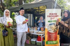 Pemkab Bekasi perkuat UMKM perikanan melalui bazar produk olahan