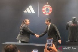 Persija gandeng adidas