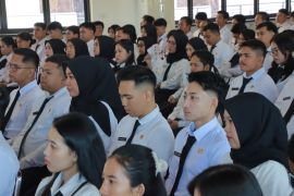 Bupati Bengkayang minta CPNS kuasai teknologi digital