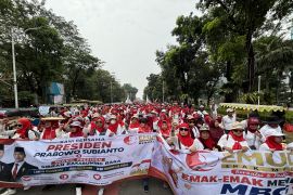 Kelompok Emak-emak gelar unjuk rasa dukung program MBG