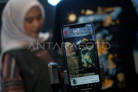 Lokapasar wajib diskon biaya layanan 50 persen untuk produk lokal