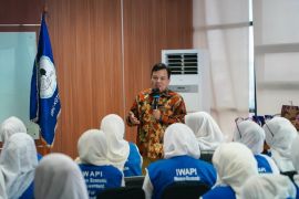 Ketua DPRD Kota Bogor berikan motivasi leadership di acara IWAPI