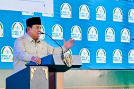 Prabowo links rupiah's weakness to capital outflows