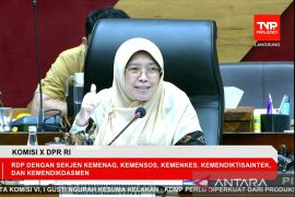 Komisi X ingatkan kementerian soal kesiapan penerapan wajar 13 tahun