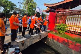 Phapros tebar "eco enzym" untuk keberlanjutan lingkungan