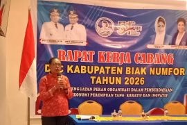 Bupati Biak Numfor sebut IWAPI motor penggerak ekonomi daerah