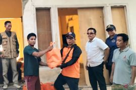 Pemkab Muara Enim salurkan bantuan logistik untuk korban longsor