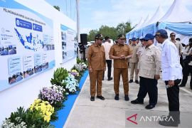 Prabowo: Tak boleh ada daerah tertinggal karena akses jalan terbatas