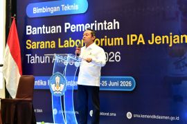 Kemendikdasmen salurkan bantuan lab IPA SMA perkuat literasi sains