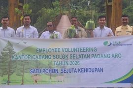 BPJS Ketenagakerjaan Solok Selatan tanam pohon dukung program ESG