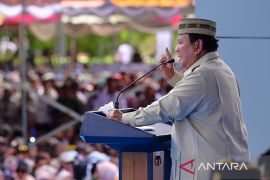 Prabowo pushes Free Meals program to tackle hunger in Indonesia