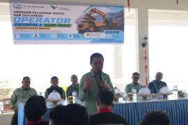 PT Vale latih 35 pemuda Luwu Timur jadi operator alat berat tersertifikasi