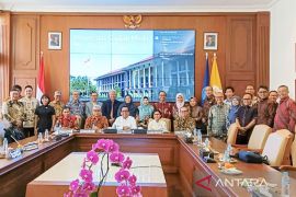 Rektor ULM hadiri forum nasional bahas transformasi pendidikan dokter spesialis