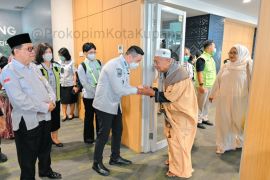 Wali Kota Kupang ajak jamaah haji jadi teladan di masyarakat