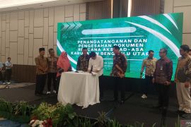 Pemkab Bengkulu Utara-KKI Warsi teken IAD perkuat perhutanan sosial