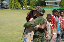Indonesian military says 10 Papua insurgents rejoin Republic