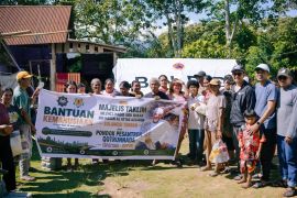Majelis Taklim Abu Bakar Azzabidi salurkan bantuan bagi korban gempa Sigi