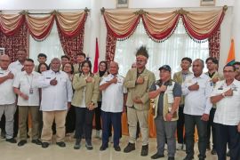 Bupati Markus terima 30 mahasiswa KKN UGM di Kampung Saribra