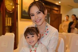Rossa kenalkan anak angkatnya Raina, sang putri jadi sorotan