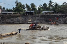 Pemkab pastikan jembatan terdampak banjir di Bireuen dibangun kembali