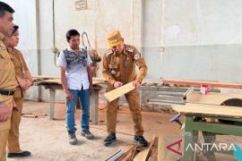 Bupati Jonius motivasi peserta pelatihan furnitur BLK Silangkitang jadi wirausaha mandiri