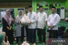 Pemkab Bangka Tengah salurkan bantuan sosial dari dana zakat ASN