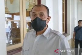 Kadinkes Sumut Faisal Hasrimy batal diperiksa sebagai saksi kasus korupsi smartboard