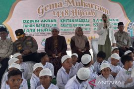 Baznas berikan layanan khitanan massal gratis di PIQ Al-Misbah Jakarta
