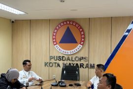 Dispar Mataram mengoptimalkan pengawasan wisata pantai saat libur sekolah