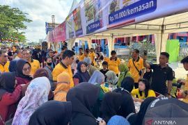 Masyarakat Senang Polda Kaltara Sediakan Dua Ton Beras Harga Murah