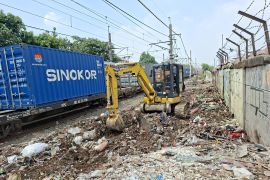 KAI Jakarta tertibkan kawasan Stasiun Pasarsenen hingga Pasar Gaplok